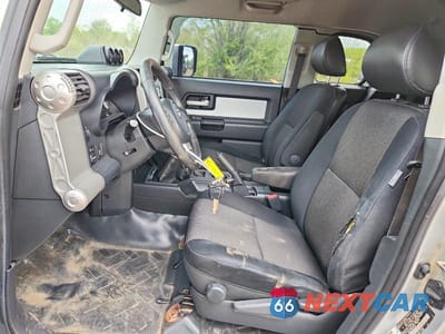 Zdjęcie 7 z 13 samochodu: 2008 TOYOTA FJ CRUISER BASE VIN:JTEBU11F88K052378 - miniatura
