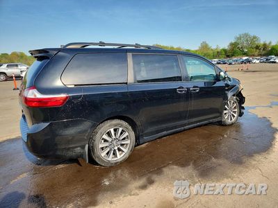 Trzecie zdjęcie samochodu z tyłu: 2018 TOYOTA SIENNA LIMITED 7-PASSENGER VIN:5TDDZ3DCXJS203327 - miniatura