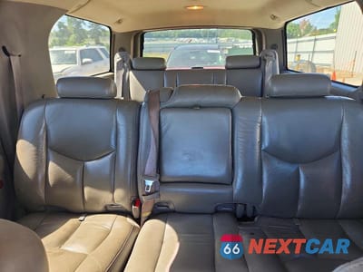 Zdjęcie 10 z 13 samochodu: 2004 CHEVROLET SUBURBAN C1500 VIN:3GNEC16Z04G121127 - miniatura