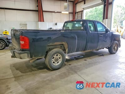 Trzecie zdjęcie samochodu z tyłu: 2008 CHEVROLET SILVERADO C2500 HEAVY DUTY VIN:1GCHC29K38E152136 - miniatura