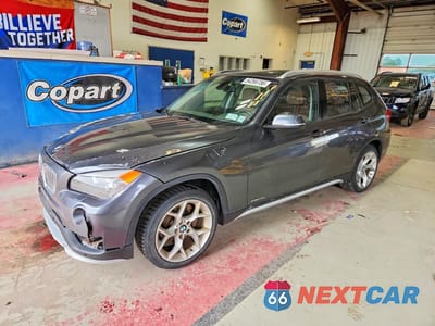 2015 BMW X1 XDRIVE28I WBAVL1C54FVY29690 - główne zdjęcie licytacji z USA - miniatura