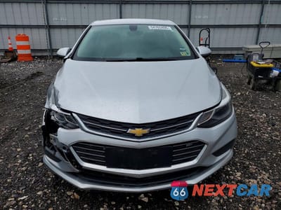 Piąte zdjęcie samochodu w środku: 2017 CHEVROLET CRUZE LT VIN:1G1BE5SM9H7175916 - miniatura