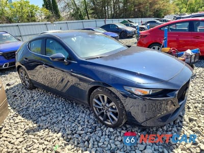 Czwarte zdjęcie samochodu z boku: 2022 MAZDA 3 PREFERRED VIN:JM1BPALLXN1520935 - miniatura