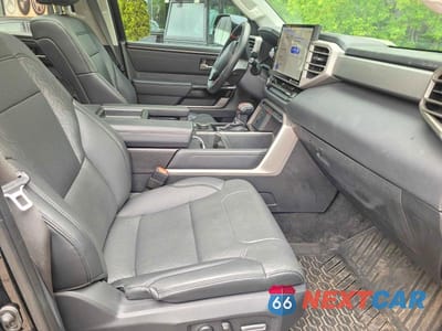 Piąte zdjęcie samochodu w środku: 2022 TOYOTA TUNDRA LIMITED HV VIN:5TFJC5DB3NX008452 - miniatura