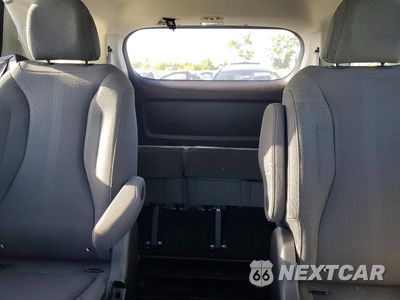 Zdjęcie 10 z 14 samochodu: 2022 KIA CARNIVAL LX VIN:KNDNB4H39N6158797 - miniatura