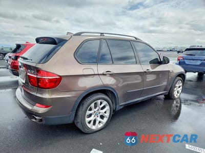 Trzecie zdjęcie samochodu z tyłu: 2013 BMW X5 XDRIVE35I VIN:5UXZV4C55D0B17314 - miniatura