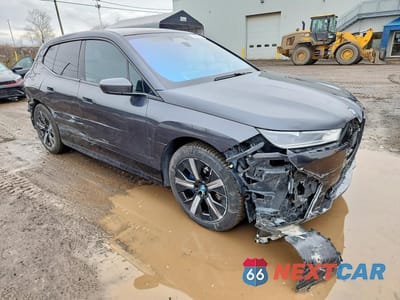 Czwarte zdjęcie samochodu z boku: 2023 BMW IX XDRIVE40 VIN:WB513CF06PCL80129 - miniatura
