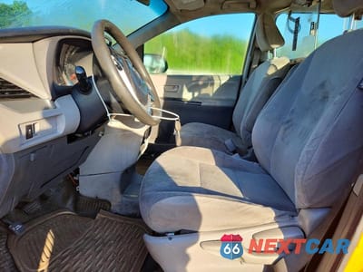 Zdjęcie 7 z 13 samochodu: 2017 TOYOTA SIENNA L 7-PASSENGER VIN:5TDZZ3DC1HS856239 - miniatura