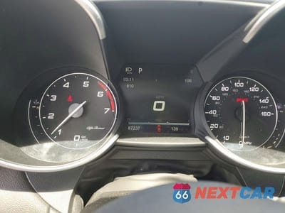 Zdjęcie 9 z 12 samochodu: 2017 ALFA ROMEO GIULIA VIN:ZARFAEBN2H7552220 - miniatura
