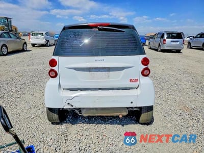 Zdjęcie 6 z 13 samochodu: 2012 SMART FORTWO PURE VIN:WMEEJ3BA3CK573821 - miniatura