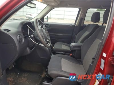 Zdjęcie 7 z 13 samochodu: 2017 JEEP PATRIOT SPORT VIN:1C4NJRBB9HD138775 - miniatura