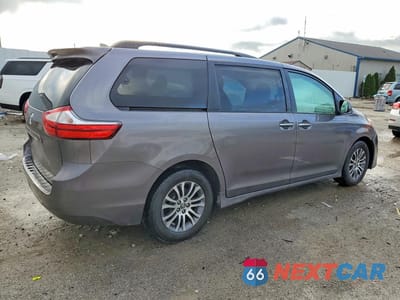 Trzecie zdjęcie samochodu z tyłu: 2018 TOYOTA SIENNA XLE 8-PASSENGER VIN:5TDYZ3DC8JS910525 - miniatura