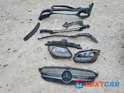 Zdjęcie 12 z 13 samochodu: 2016 MERCEDES-BENZ C 300 VIN:55SWF4JB3GU174557 - miniatura