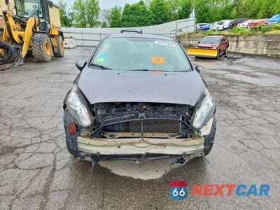 Piąte zdjęcie samochodu w środku: 2019 FORD FIESTA SE VIN:3FADP4BJ4KM151441 - miniatura