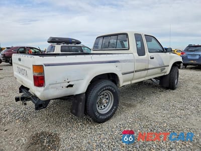 Trzecie zdjęcie samochodu z tyłu: 1989 TOYOTA PICKUP DELUXE VIN:JT4RN13P3K0005297 - miniatura