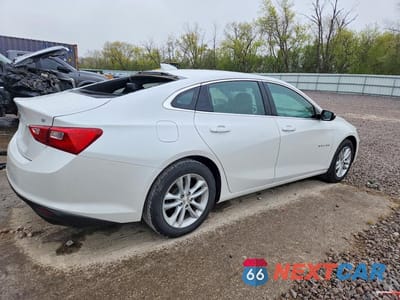 Trzecie zdjęcie samochodu z tyłu: 2017 CHEVROLET MALIBU LT VIN:1G1ZE5ST8HF226219 - miniatura