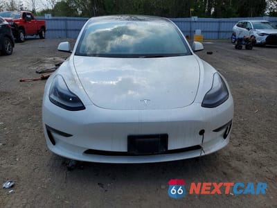 Piąte zdjęcie samochodu w środku: 2023 TESLA MODEL 3 VIN:LRW3E1EB2PC851642 - miniatura