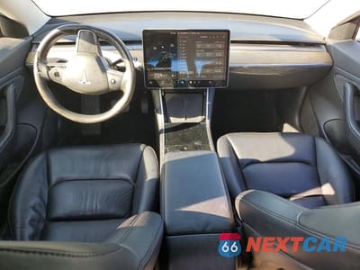 Zdjęcie 8 z 12 samochodu: 2019 TESLA MODEL 3 VIN:5YJ3E1EA4KF410603 - miniatura