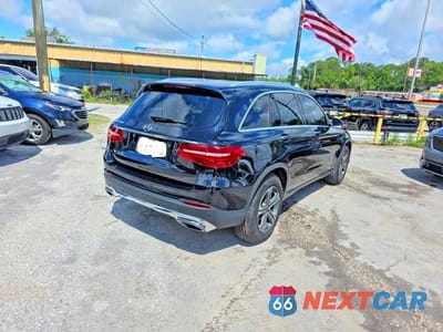 Czwarte zdjęcie samochodu z boku: 2018 MERCEDES-BENZ GLC 300 VIN:WDC0G4JB3JV107125 - miniatura