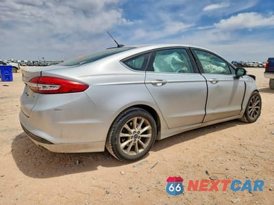 Trzecie zdjęcie samochodu z tyłu: 2017 FORD FUSION SE VIN:3FA6P0H73HR150645 - miniatura