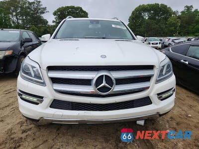 Piąte zdjęcie samochodu w środku: 2016 MERCEDES-BENZ GL 450 4MATIC VIN:4JGDF6EE1GA667103 - miniatura