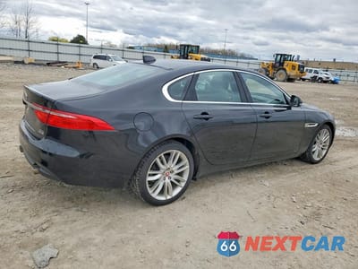 Trzecie zdjęcie samochodu z tyłu: 2017 JAGUAR XF PRESTIGE VIN:SAJBK4BV3HCY47271 - miniatura