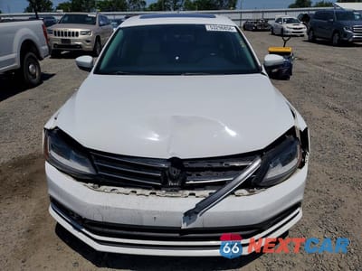 Piąte zdjęcie samochodu w środku: 2017 VOLKSWAGEN JETTA SE VIN:3VWDB7AJ5HM313255 - miniatura