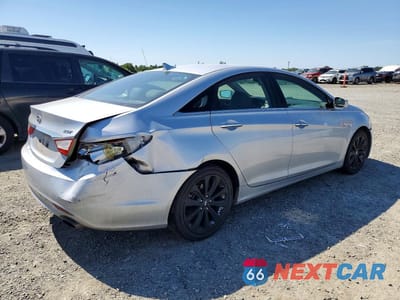 Trzecie zdjęcie samochodu z tyłu: 2011 HYUNDAI SONATA SE 2.0T VIN:5NPEC4AB8BH173386 - miniatura