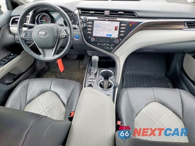 Zdjęcie 8 z 12 samochodu: 2018 TOYOTA CAMRY HYBRID XLE VIN:4T1B21HK0JU503323 - miniatura