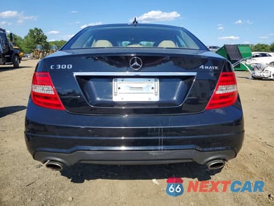 Zdjęcie 6 z 13 samochodu: 2012 MERCEDES-BENZ C 300 4MATIC VIN:WDDGF8BB0CR197011 - miniatura