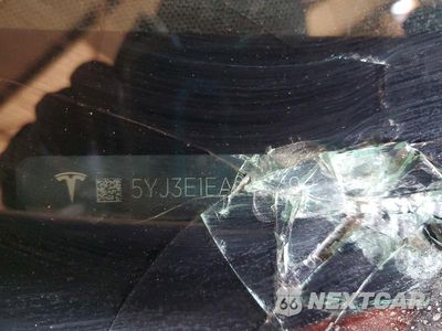 Zdjęcie 13 z 13 samochodu: 2023 TESLA MODEL 3 VIN:5YJ3E1EA2PF490992 - miniatura
