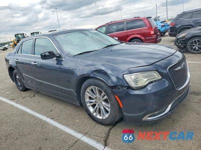 Czwarte zdjęcie samochodu z boku: 2017 CHRYSLER 300C VIN:2C3CCAEG1HH552117 - miniatura