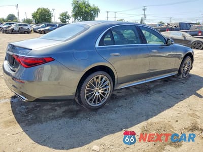 Trzecie zdjęcie samochodu z tyłu: 2025 MERCEDES-BENZ S 580 4MATIC VIN:W1K6G7GBXSA330575 - miniatura