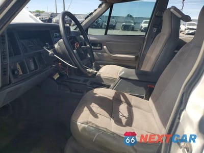 Zdjęcie 7 z 13 samochodu: 1995 JEEP CHEROKEE SE VIN:1J4FJ28S6SL638113 - miniatura