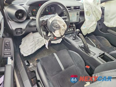 Zdjęcie 8 z 12 samochodu: 2025 TOYOTA GR 86 PREMIUM VIN:JF1ZNBE13S9760742 - miniatura