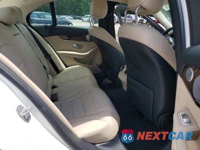 Zdjęcie 10 z 12 samochodu: 2015 MERCEDES-BENZ C 300 4MATIC VIN:55SWF4KB2FU027725 - miniatura