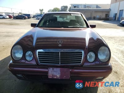 Piąte zdjęcie samochodu w środku: 1997 MERCEDES-BENZ E 420 VIN:WDBJF72F2VA258792 - miniatura