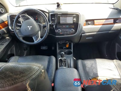 Zdjęcie 8 z 13 samochodu: 2014 MITSUBISHI OUTLANDER ES VIN:JA4AD3A3XEZ013306 - miniatura