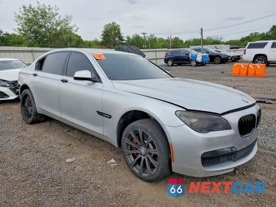 Czwarte zdjęcie samochodu z boku: 2012 BMW 750 LI VIN:WBAKB8C56CC965177 - miniatura