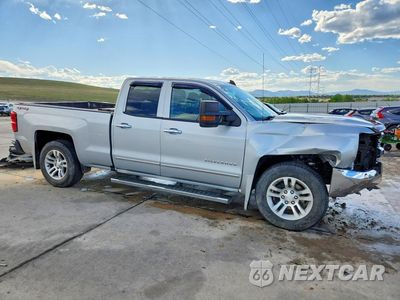 Czwarte zdjęcie samochodu z boku: 2017 CHEVROLET SILVERADO K1500 LT VIN:1GCVKREC7HZ147091 - miniatura