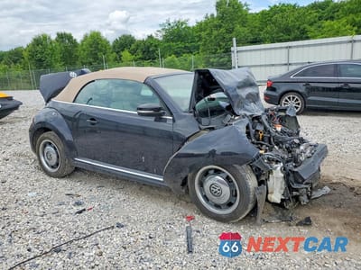 Czwarte zdjęcie samochodu z boku: 2018 VOLKSWAGEN BEETLE S VIN:3VW5DAAT2JM505199 - miniatura