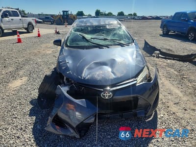 Piąte zdjęcie samochodu w środku: 2018 TOYOTA COROLLA LE VIN:2T1BURHE5JC964537 - miniatura