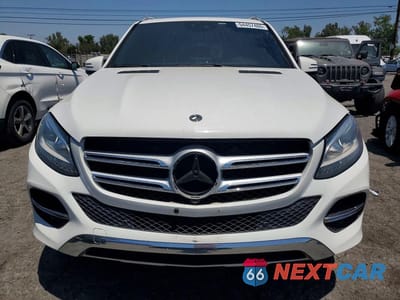 Piąte zdjęcie samochodu w środku: 2017 MERCEDES-BENZ GLE 350 VIN:4JGDA5JB3HA957221 - miniatura