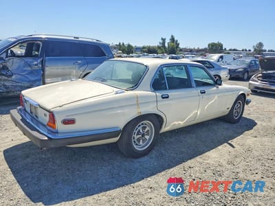 Trzecie zdjęcie samochodu z tyłu: 1987 JAGUAR XJ6 VIN:SAJAV1345HC464973 - miniatura