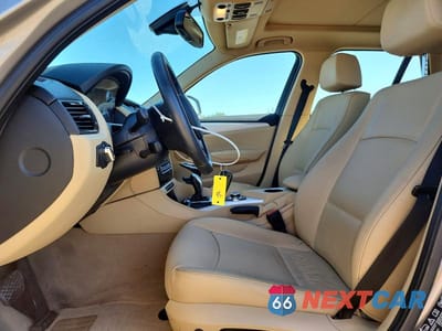 Zdjęcie 7 z 13 samochodu: 2014 BMW X1 XDRIVE28I VIN:WBAVL1C50EVY24419 - miniatura