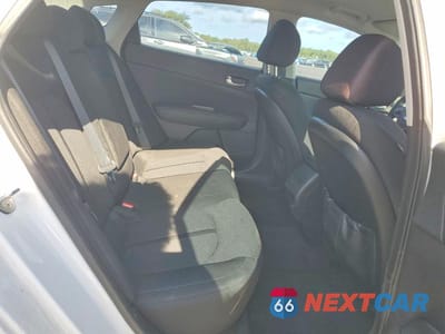 Zdjęcie 10 z 12 samochodu: 2018 KIA OPTIMA LX VIN:5XXGT4L36JG268621 - miniatura