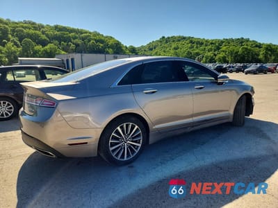 Trzecie zdjęcie samochodu z tyłu: 2018 LINCOLN MKZ SELECT VIN:3LN6L5D9XJR622660 - miniatura