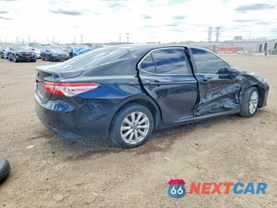 Trzecie zdjęcie samochodu z tyłu: 2018 TOYOTA CAMRY LE VIN:4T1B11HK2JU631761 - miniatura