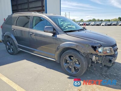 Czwarte zdjęcie samochodu z boku: 2018 DODGE JOURNEY CROSSROAD VIN:3C4PDDGG3JT449335 - miniatura
