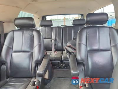 Zdjęcie 10 z 13 samochodu: 2008 GMC YUKON XL DENALI VIN:1GKFK66838J209893 - miniatura